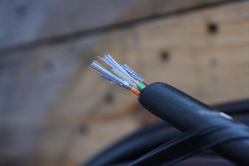 تفاوت خطوط فیبرنوری و PCM: چرا روی این خطوط اینترنت ADSL نمی دهند؟